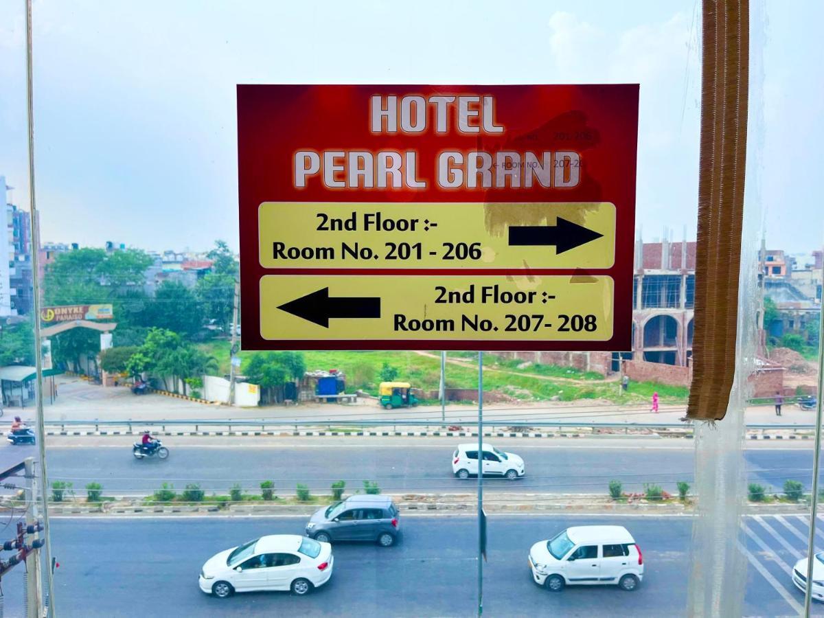 Hotel The Pearl, Zirakpur - A Luxury Family Hotel จัณฑีครห์ ภายนอก รูปภาพ